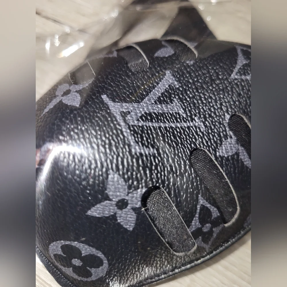 ⚜️ [NWOT] Luis Viutton Lux LV Mask